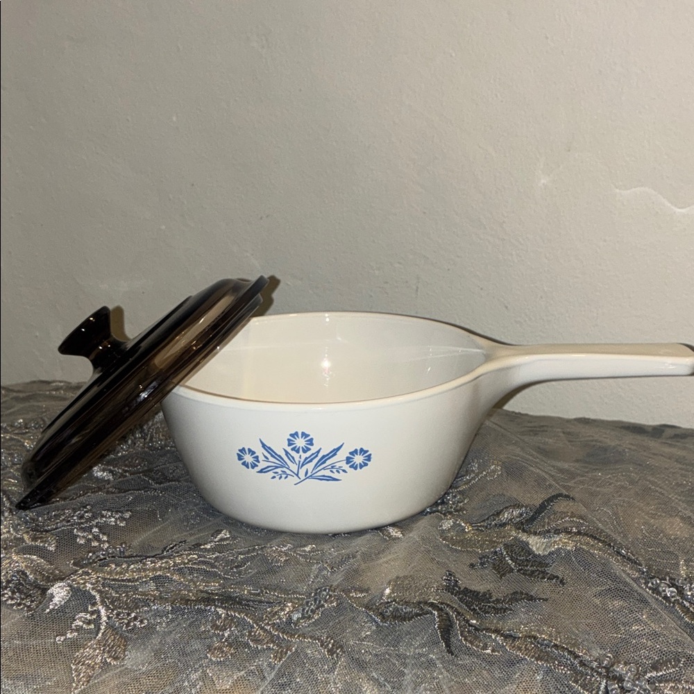 VINTAGE Corningware BLUE CORNFLOWER Skillet Saucepan with AMBER GLASS LID